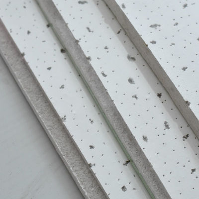 600x600/600x1200mm Κεραμίσια οροφής από ορυκτό μαλλί με τρύπα για καρφίτσες με οριακή άκρη Δυνατότητα 14 mm