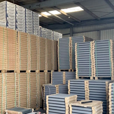 4.5mm-25mm Φύλλο τσιμέντου ινών για τοίχο πίνακα γυαλισμένη επιφάνεια Δυνατότητα λύσης έργου